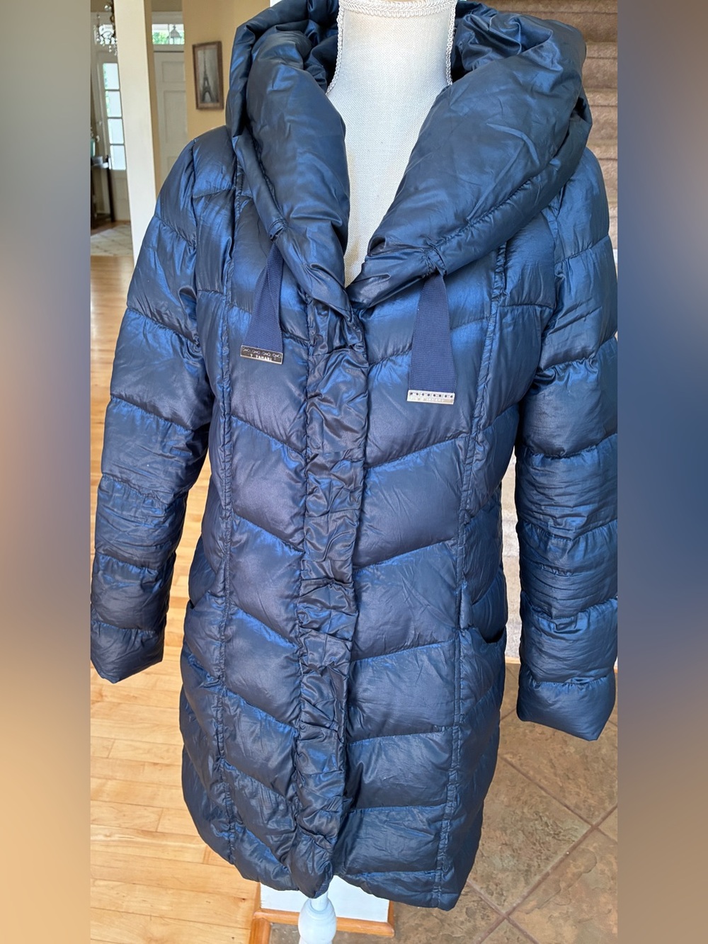 T Tahari Navy Blue Quilted Puffer Coat with Hood